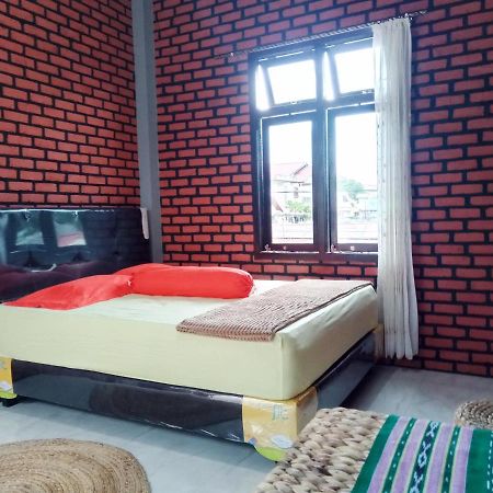 Kurnia Homestay Ternate Esterno foto
