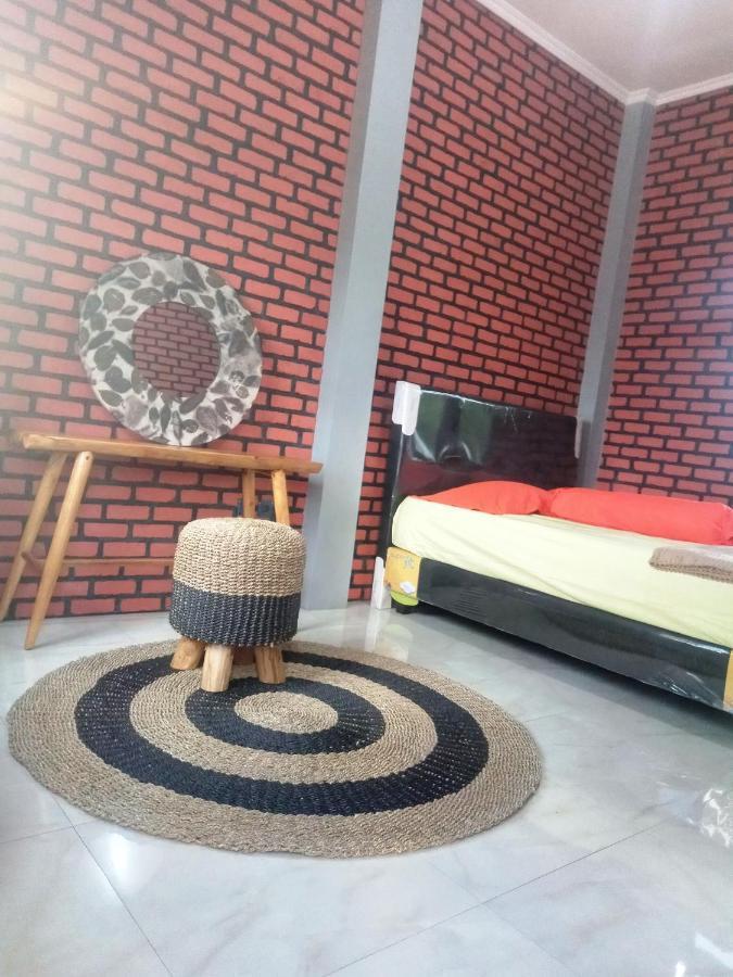 Kurnia Homestay Ternate Esterno foto