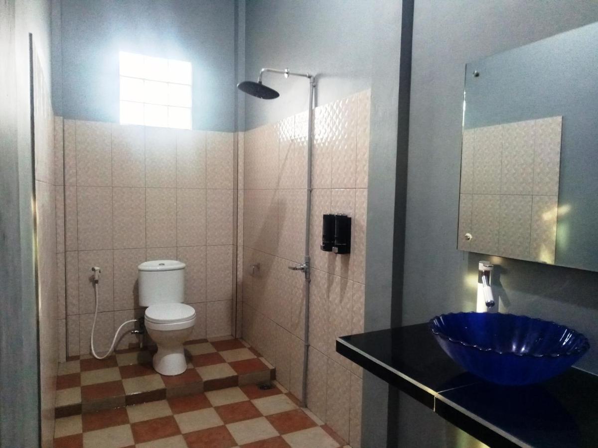 Kurnia Homestay Ternate Esterno foto