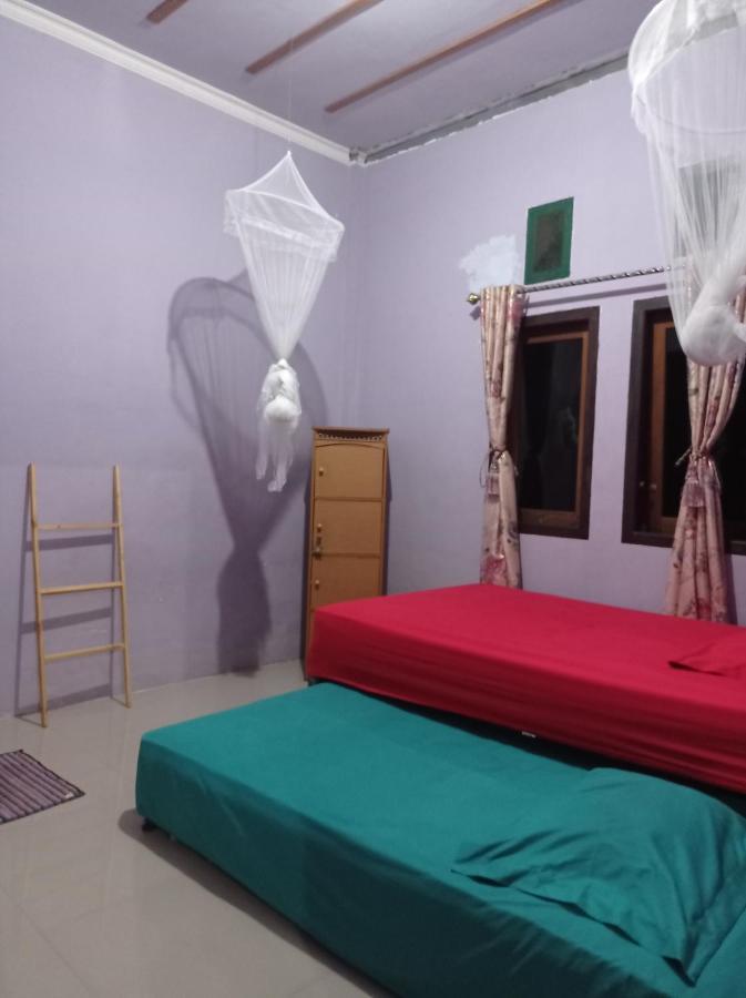 Kurnia Homestay Ternate Esterno foto