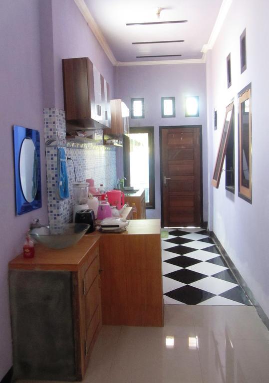 Kurnia Homestay Ternate Esterno foto