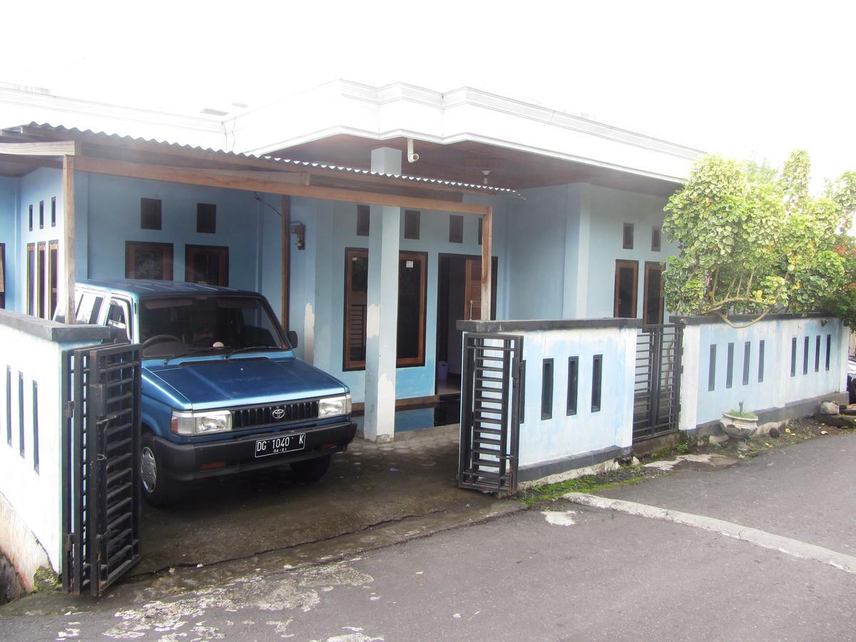 Kurnia Homestay Ternate Esterno foto