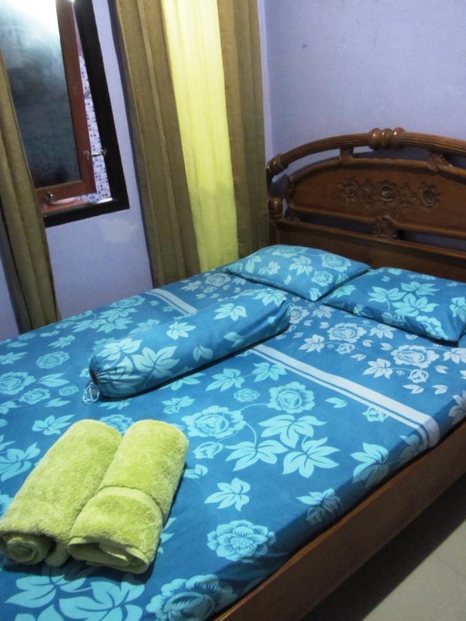 Kurnia Homestay Ternate Esterno foto