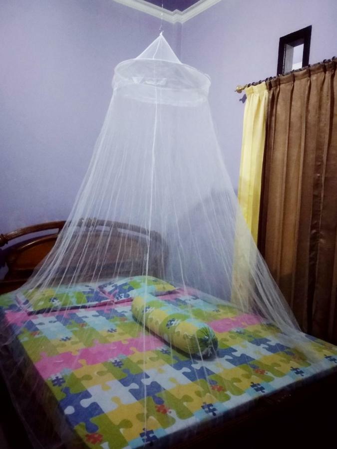 Kurnia Homestay Ternate Esterno foto